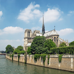Notre Dame and Seine River.