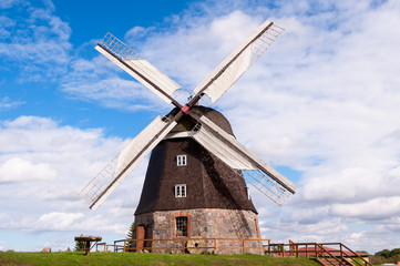 Fototapeta na wymiar Stary wiatrak w Woldegk, Mecklenburg