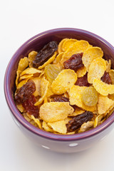Corn flakes with raisins