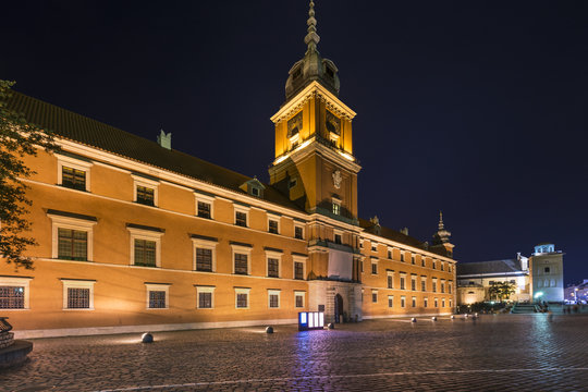 Fototapeta Royal Castle (Zamek Krolewski) at night in Warsaw