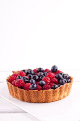 blueberry and raspberry tart 
