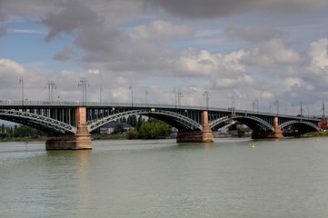 Obraz na płótnie Canvas Most na Renie