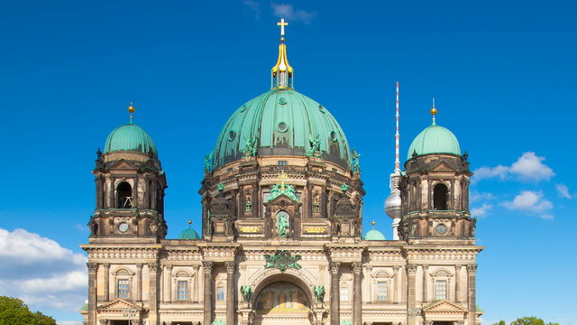 Berliner Dom Timelapse with Cloud Dynamic in Full HD 1080p