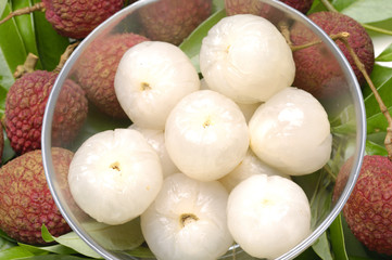 Bowl of peeled lychee