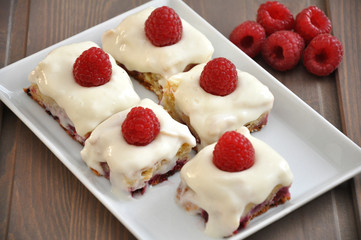 Himbeer Topfen Schnitte