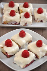 Himbeer Topfen Schnitte