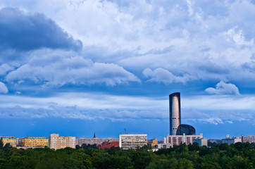 Obraz premium Dramatic sky over the city