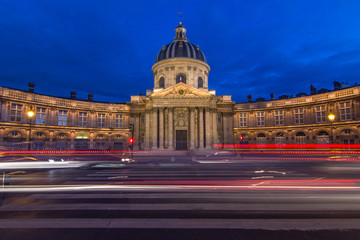 Fototapeta na wymiar Paris by night-Institute de France