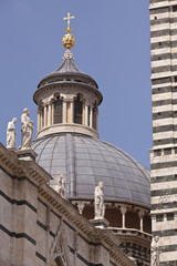 Fototapeta na wymiar Kopuła katedry w Sienie, Włochy