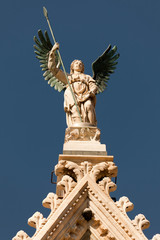 Fototapeta na wymiar Statue of the winged angel