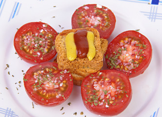 tomates con rebanadas de pan