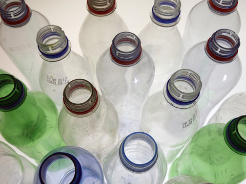 Plastikmüll: leere Plastikflaschen