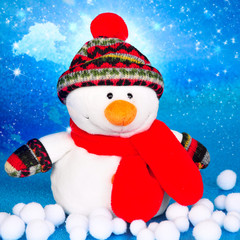 Schneemann auf blauem Hintergrund