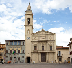 Fototapeta na wymiar Kolegiata Kościół San Lorenzo - Montevarchi
