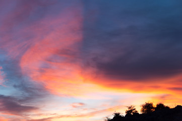 Anochecer en paisaje Kárstico