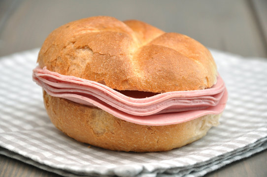 Wurstsemmel