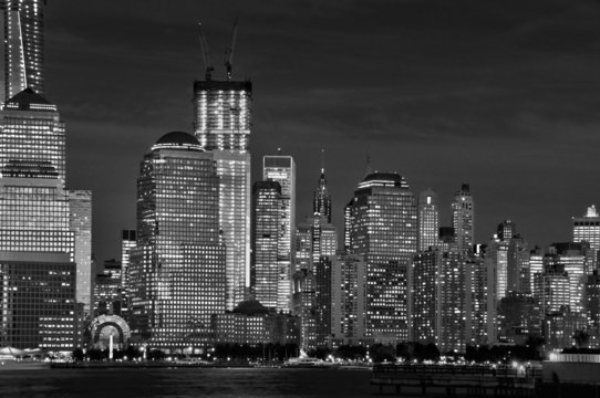 Fototapeta Manhattan de nuit, noir et blanc