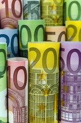 Gerollte Euro-Geldscheine