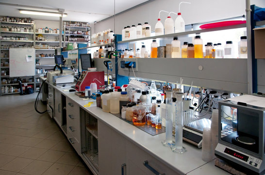 Laboratory for chemical analysis