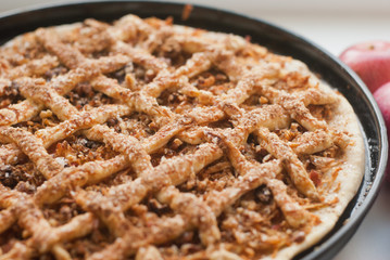 Freshly baked apple pie with apples