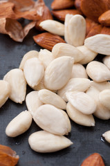 Peeled Almonds