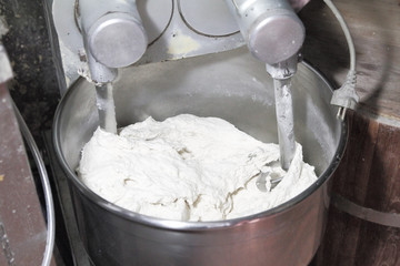 kneading dough machine