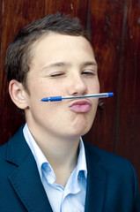 парень с ручкой