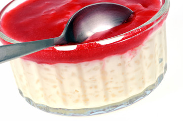 Riz au lait et coulis de cerises