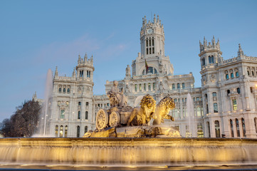 Fototapeta na wymiar Fontanna Cibeles w Madrycie, Hiszpania