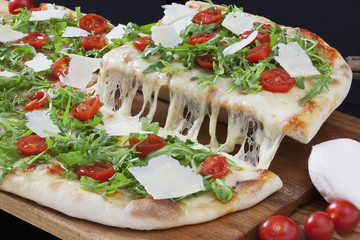Pizza Tomate Mozzarella - 45450542