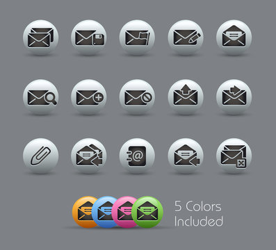 E-mail Icons / The vector file includes 5 colors