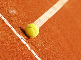 Tennisplatz Linie mit Ball 51 - 45472122