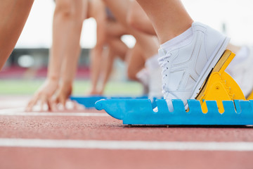 Starting block with runners