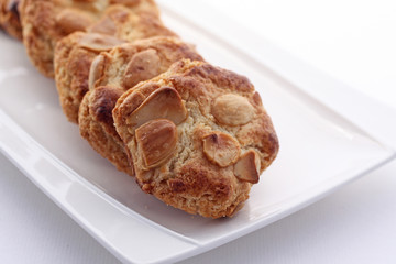 Une rangée de biscuits secs