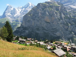 Fototapeta na wymiar Muerren, słynny szwajcarski ośrodek narciarski