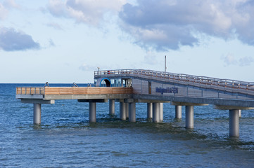 Fototapeta premium Neue Seebrücke in Heiligenhafen an der Ostsee, Schleswig-Holstein