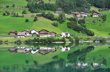 Fototapeta na wymiar Lungerer lake , Switzerlnd