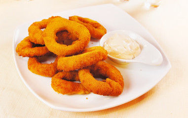 Onion rings fried in batter