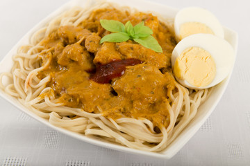 Dry Curry Mee - Malaysian chicken curry on noodles