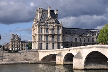 Fototapeta na wymiar Louvre in Paris