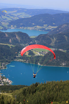 Gleitschirmfliegen am Zw&ouml;lferhorn