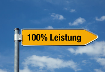 Obraz premium Pfeil mit blauem Himmel 100% LEISTUNG