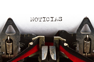 typewriter with text noticias - 45529372