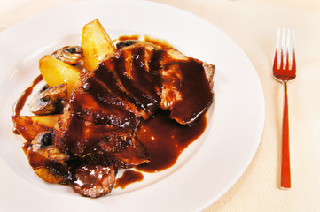 Duck filet with glazed pears