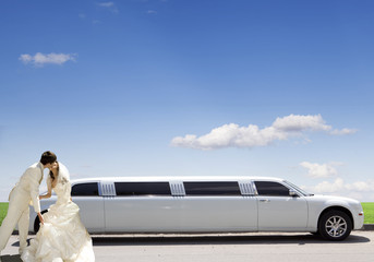 White car. wedding kiss