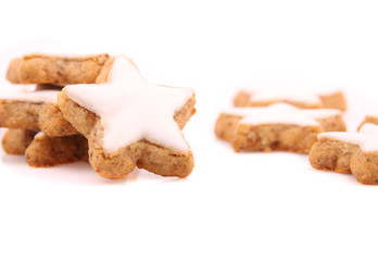 Zimtsterne II auf weissem Hintergrund