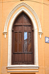 Obraz premium Guadix, ventana con arco apuntado