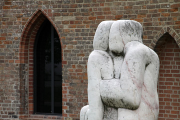 Fototapeta na wymiar Kunstwerk am Paulikloster in Brandenburg a.d. Havel