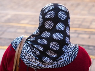 Muslimin mit  Kopftuch