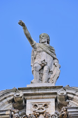 Fototapeta na wymiar Statue from medieval roof on Grand Place